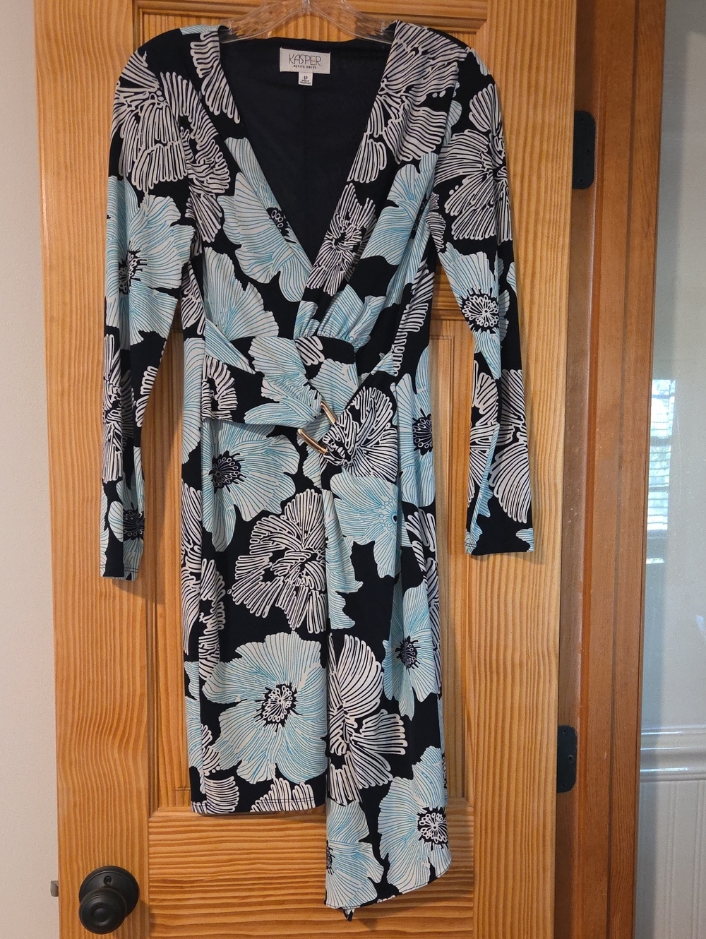 Kasper 6P Black and Light Blue Floral Twist-Front Long Sleeve Dress